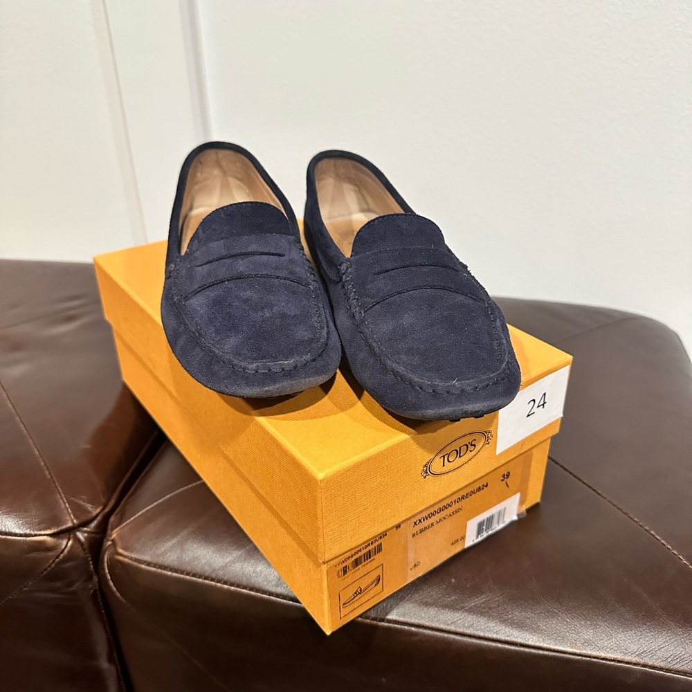 Tod’s Navy Suede Moccasin - 39